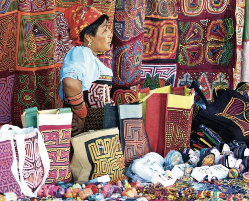PANAMA: THE ART OF MOLA