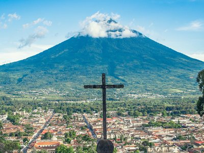 Between Jungle and Pyramids : Mexico / Guatemala